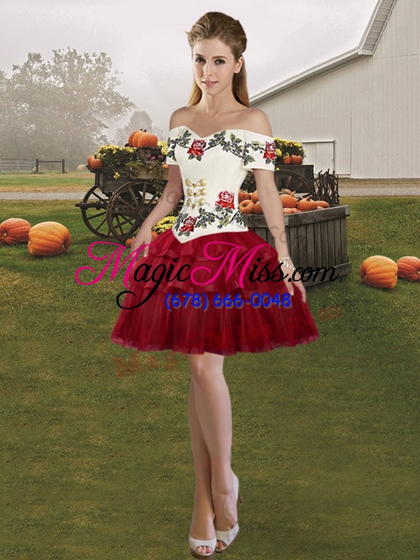 wholesale sleeveless embroidery and ruffled layers lace up quinceanera gown with wine red brush train