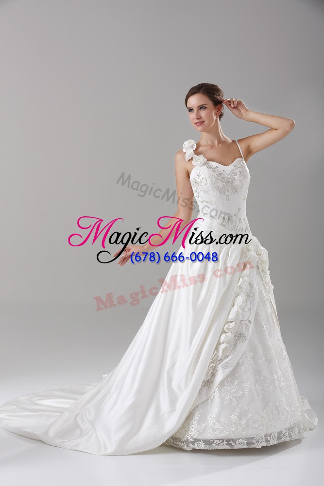 wholesale beautiful sleeveless brush train lace up lace and embroidery and hand made flower wedding gowns