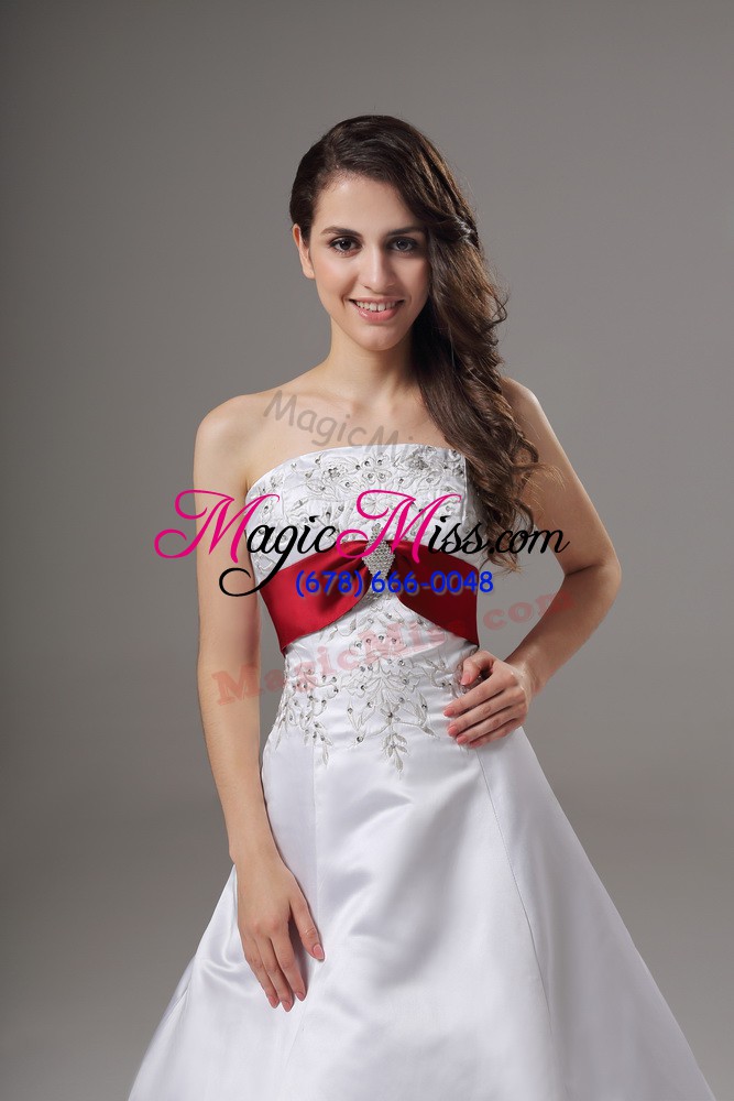 wholesale white sleeveless satin brush train lace up wedding gown for wedding party