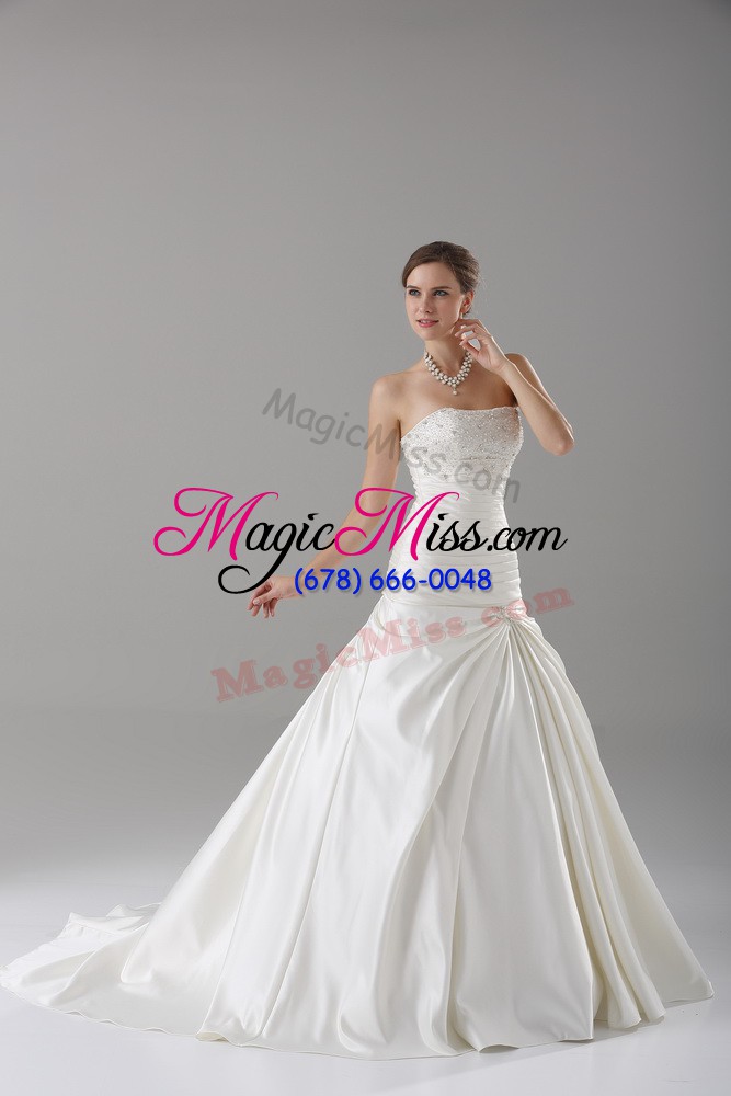 wholesale lace up wedding gown white for wedding party with beading brush train
