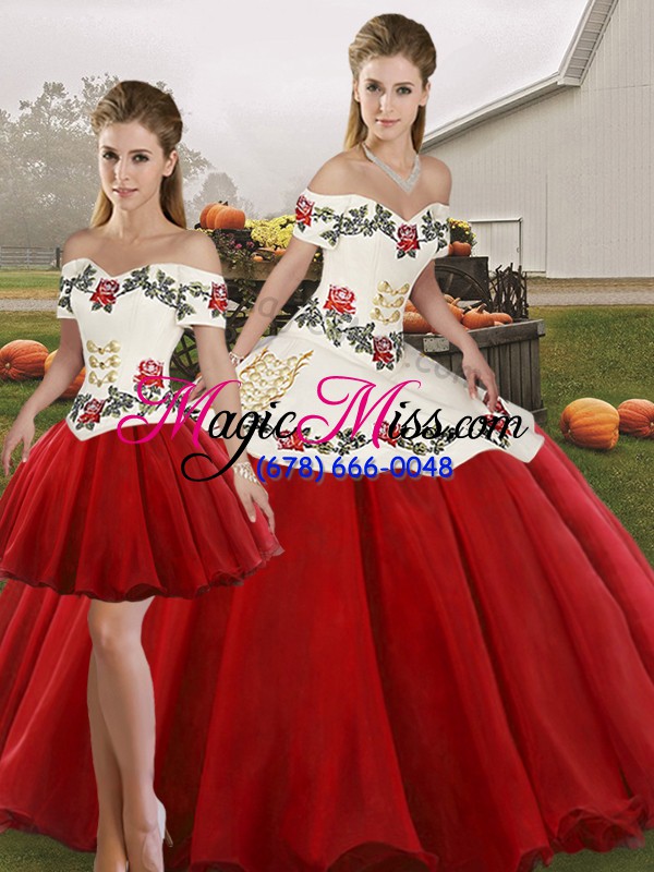 wholesale customized white and red sleeveless floor length embroidery lace up sweet 16 dresses