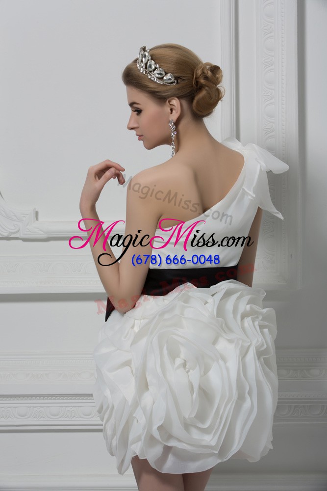 wholesale artistic white sleeveless fabric with rolling flowers side zipper wedding dress for wedding party