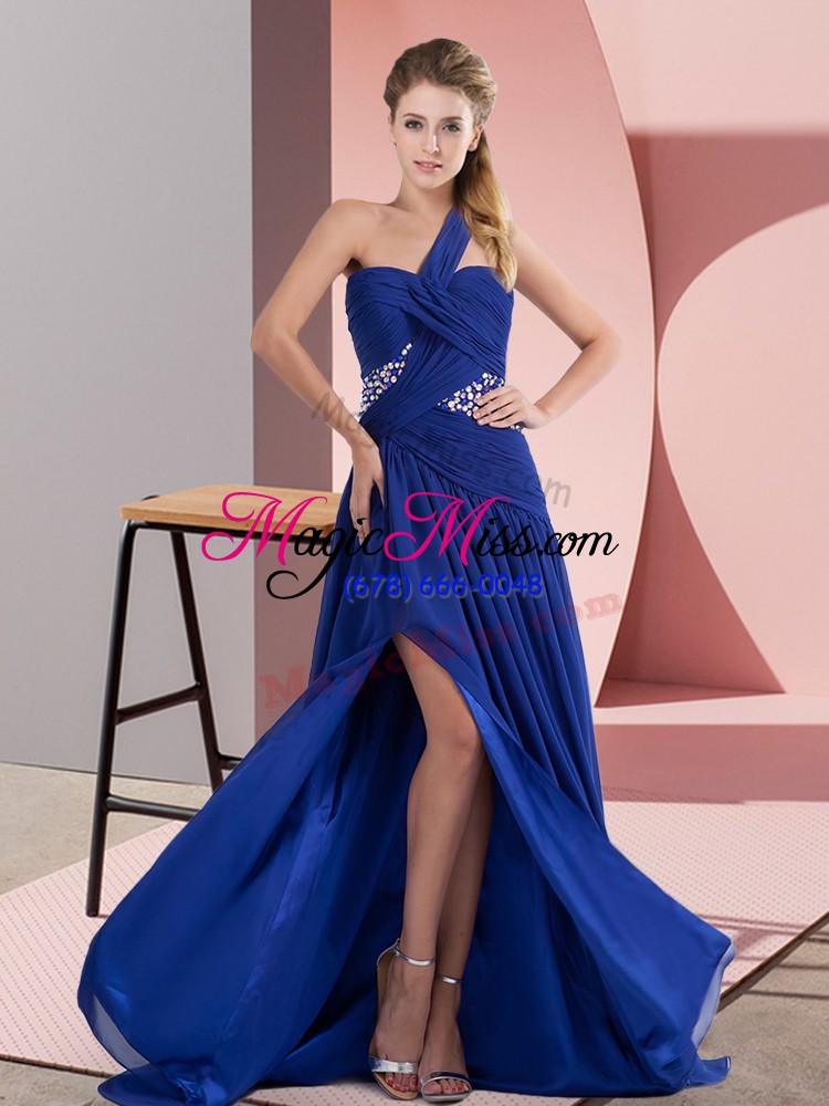 wholesale elegant royal blue sleeveless sweep train beading and ruching prom dresses