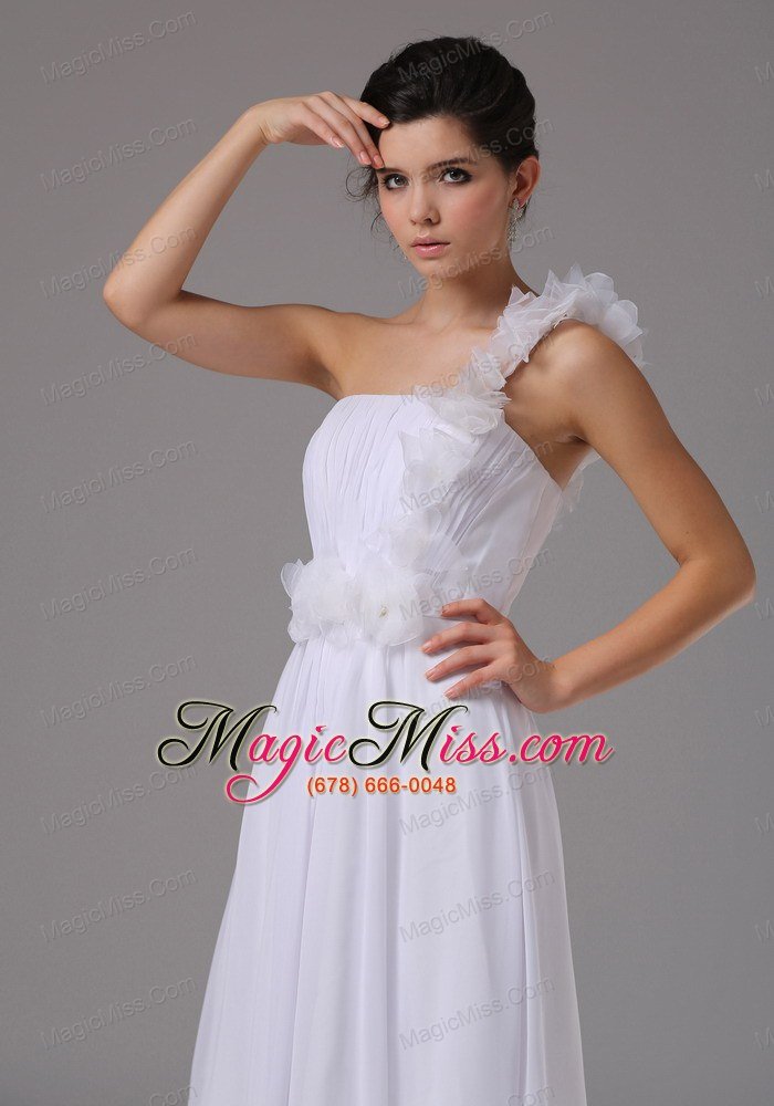 wholesale hand made flowers decorate one shoulder and waist for simple wedding dress