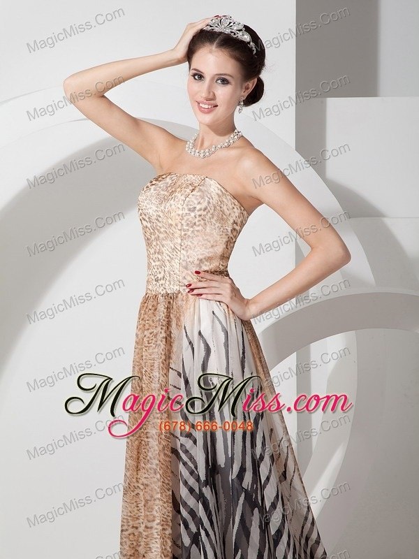 wholesale multi-color empire strapless court train special fabric prom dress