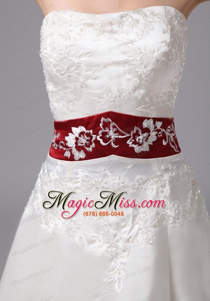 wholesale 2013 embroidery clasp handle wedding dress with chapel train wine red and white