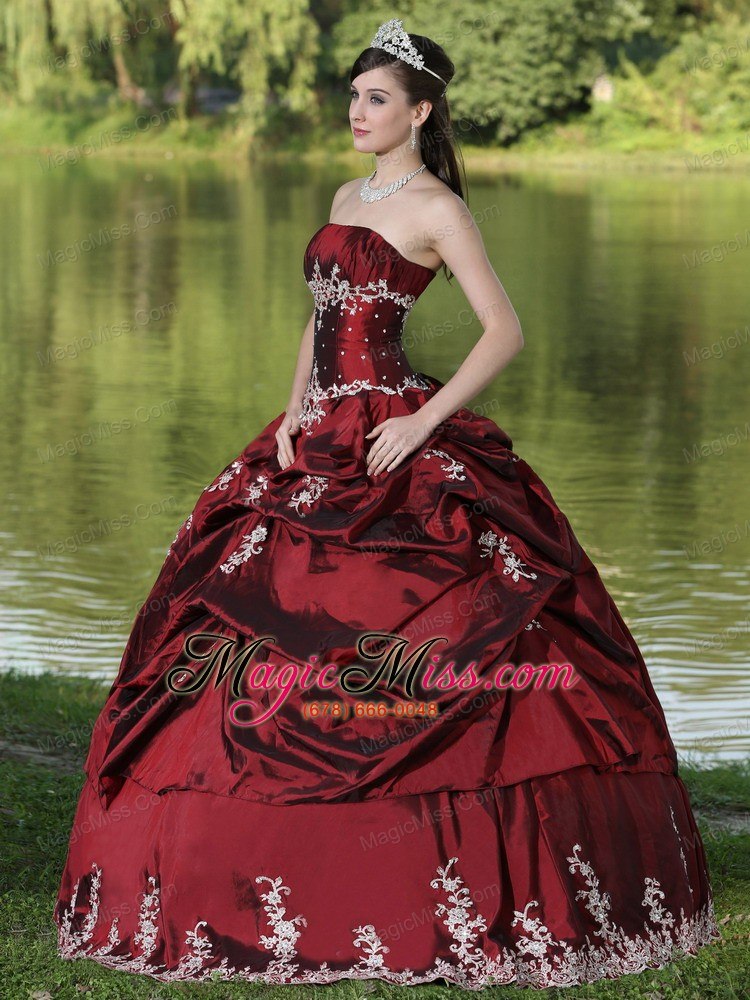 wholesale custom made burgundy quinceanera dress party wear with satin embroidery decorate