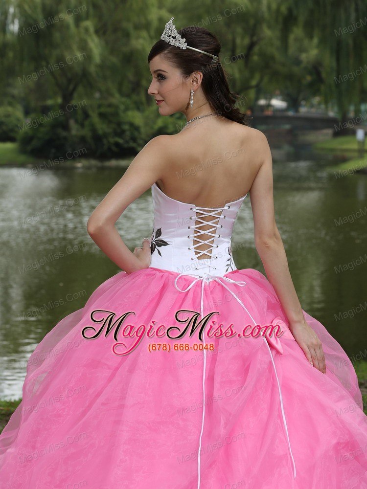 wholesale embroidery decorate rose pink quinceanera dress with strapless skirt