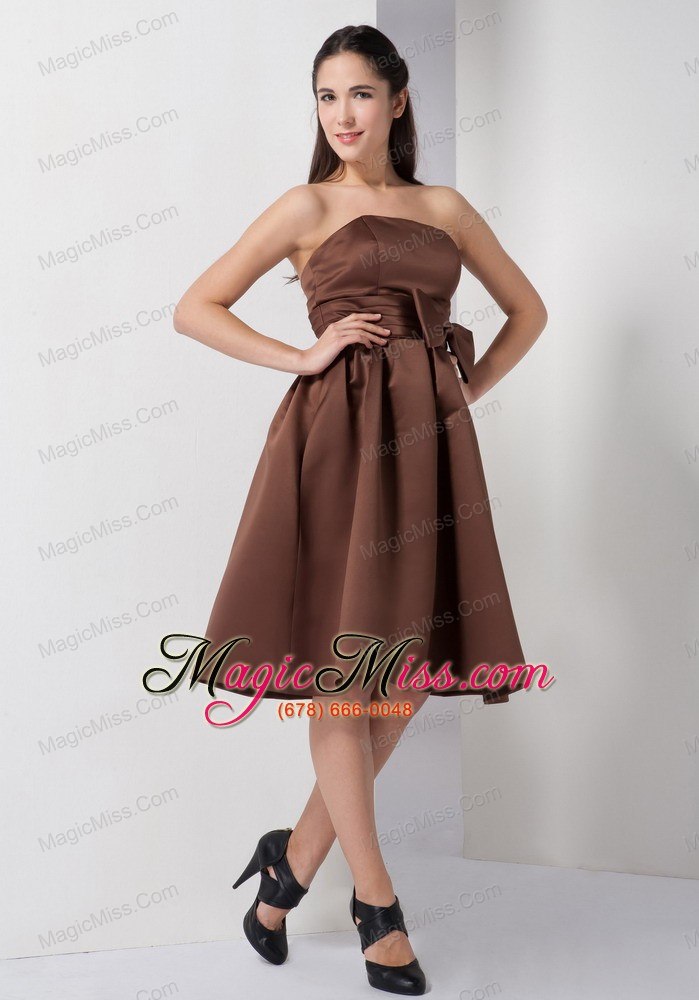 wholesale brown a-line strapless knee-length satin bow prom dress