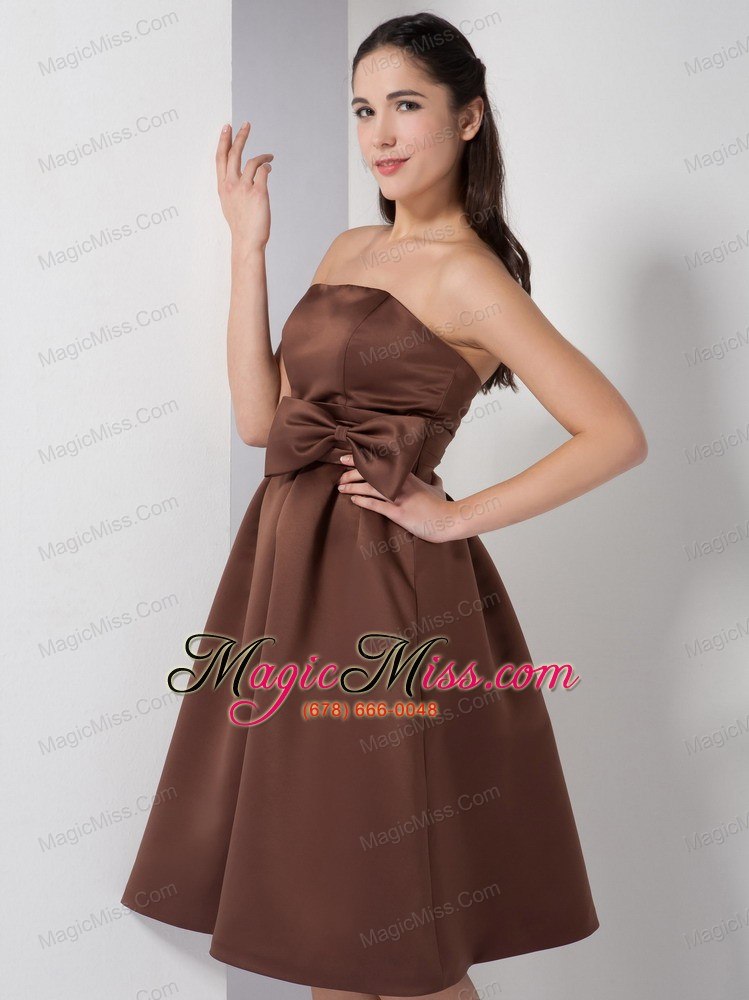 wholesale brown a-line strapless knee-length satin bow prom dress