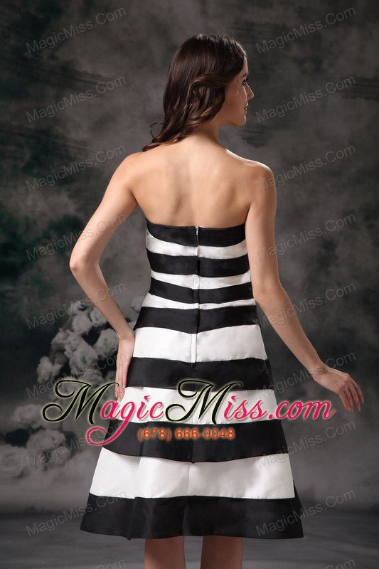 wholesale black and white a-line strapless knee-length satin beading bridesmaid dress