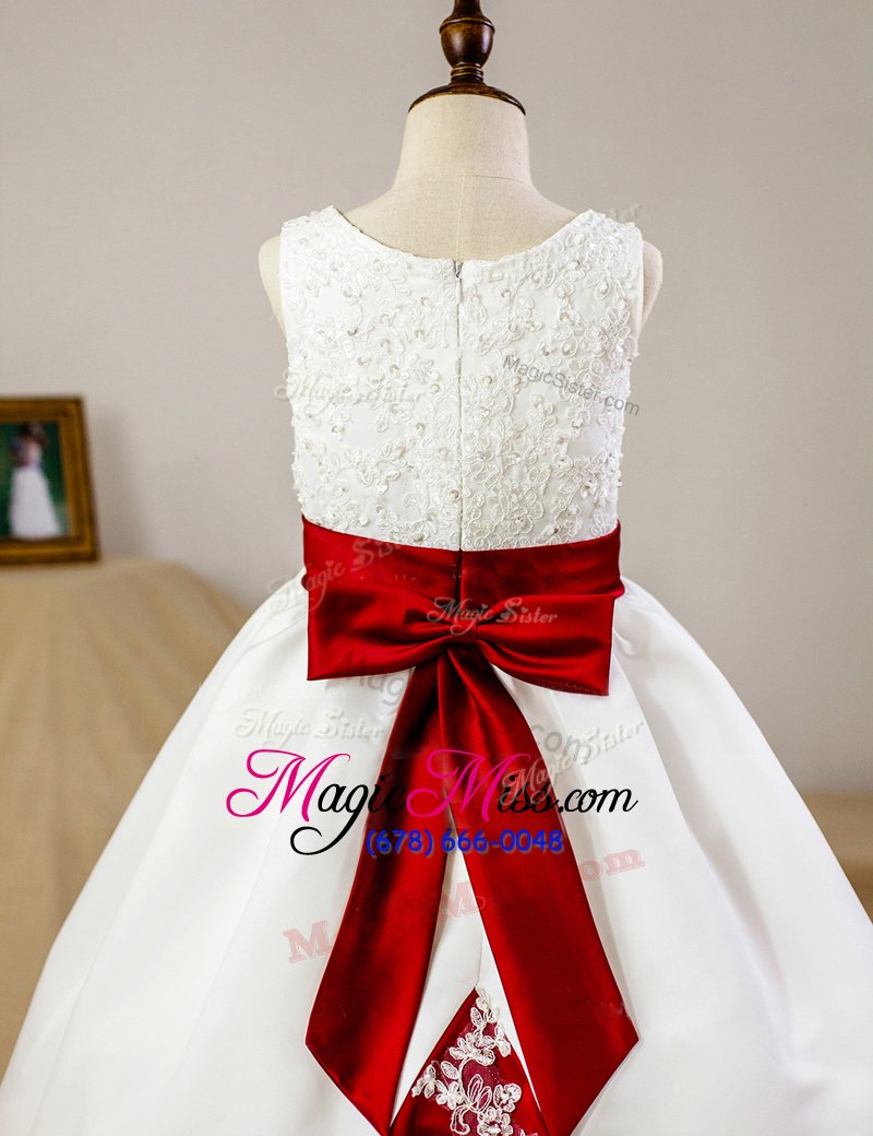 wholesale white a-line scoop sleeveless satin floor length zipper lace and appliques and bowknot flower girl dresses