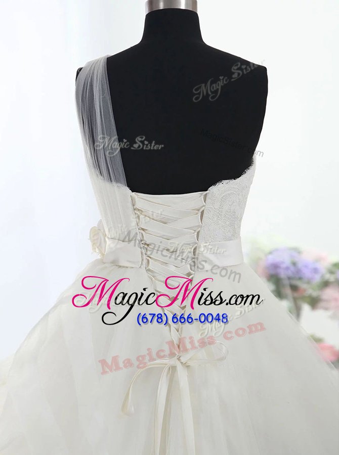 wholesale inexpensive one shoulder with train white wedding gowns tulle brush train sleeveless lace and hand made flower