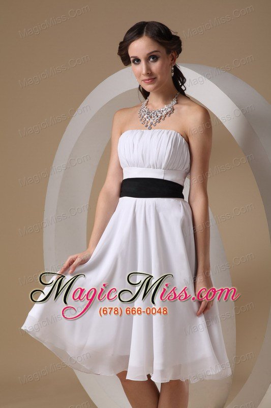 wholesale white cheap bridesmaid dress with black sashes knee-length