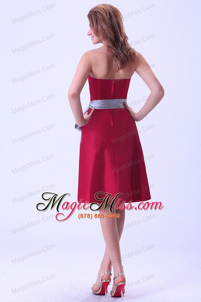 wholesale wine red bridemaid dress with sash knee-length strapless taffeta