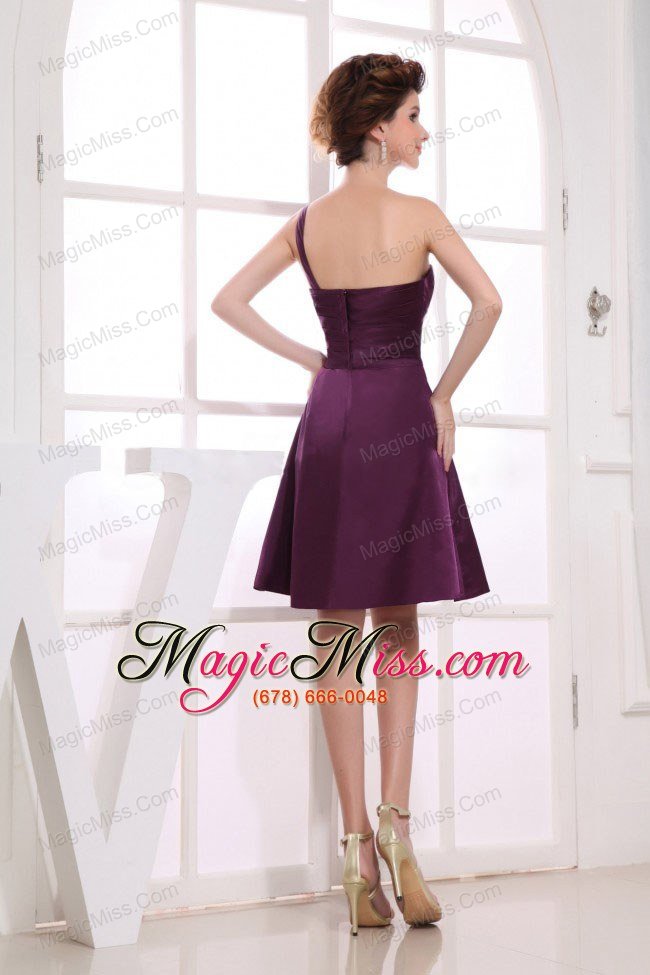 wholesale one shoulder neckline purple knee-length bridesmaid dress