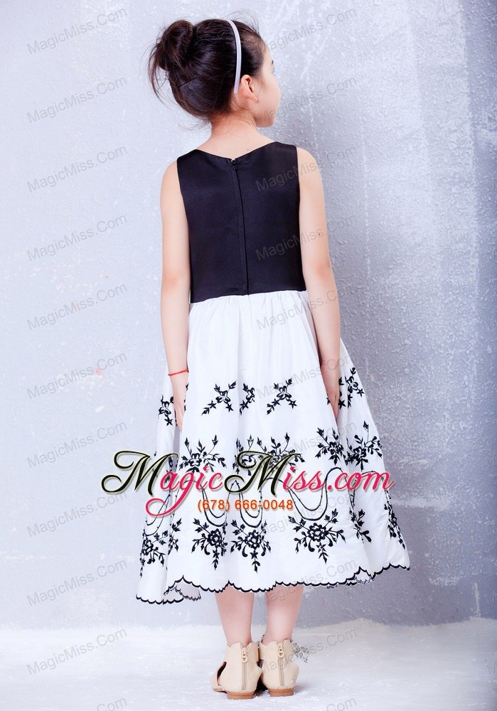 wholesale white and black a-line scoop tea-length taffeta and organza embroidery flower girl dress