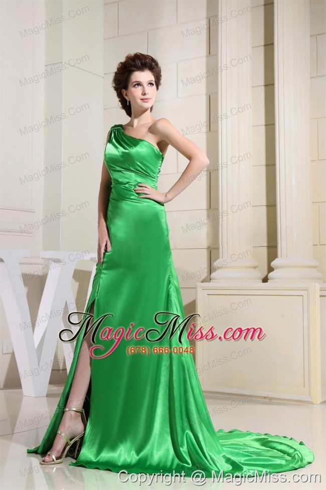 wholesale spring green prom dress with one shoulder high slit brush train