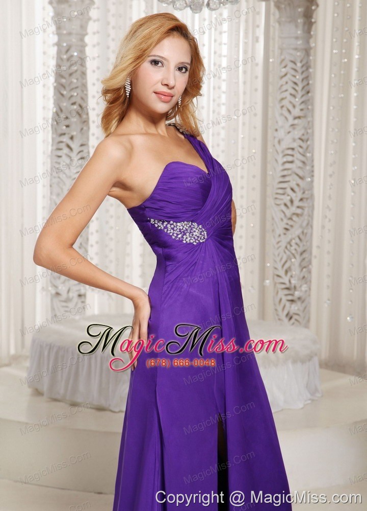 wholesale purple high slit one shoulder prom celebrity dress with brush train beading and ruch