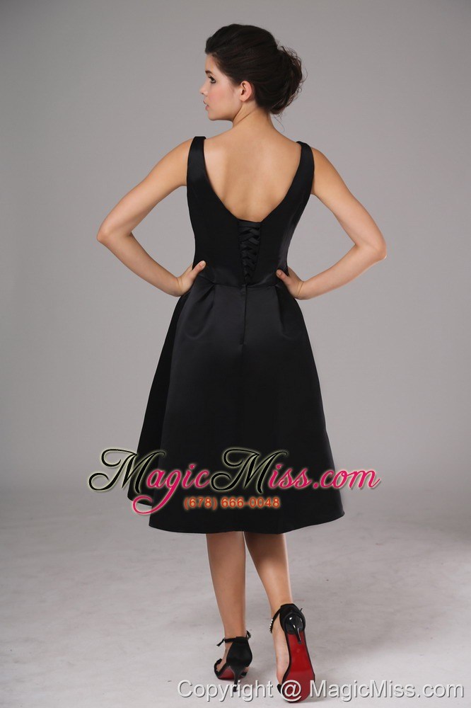 wholesale simple black bridesmaid dress with straps knee-length