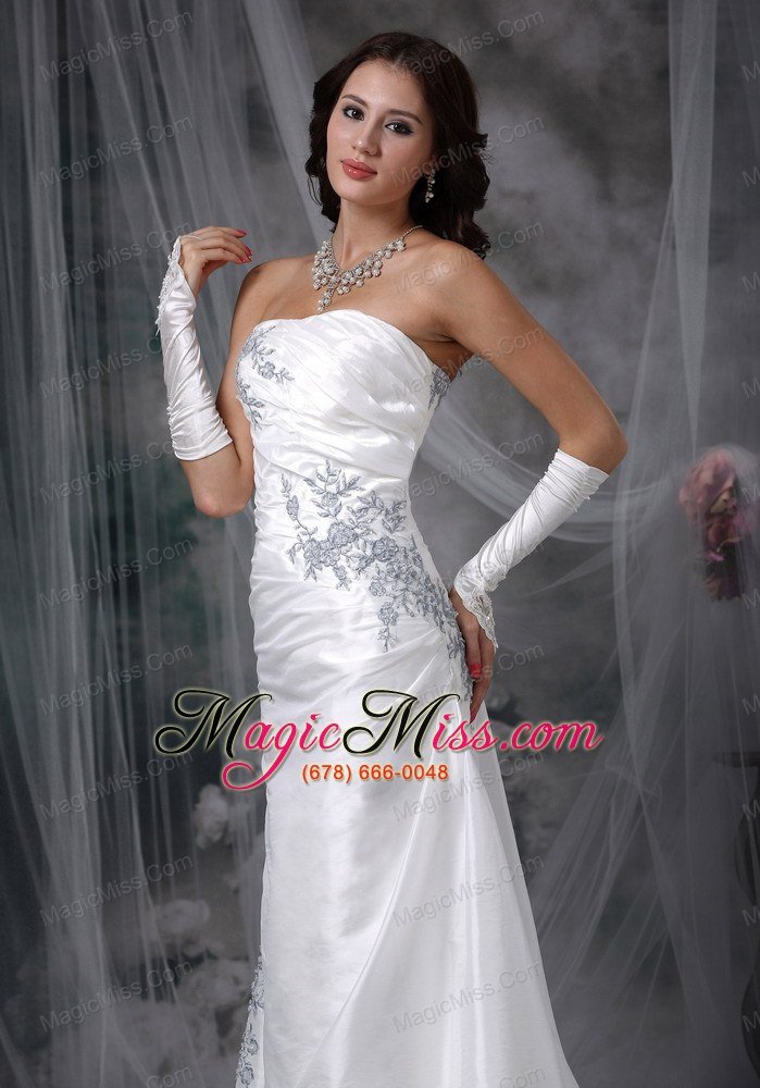 wholesale affordable a-line strapless brush traintaffeta appliques and ruch wedding dress