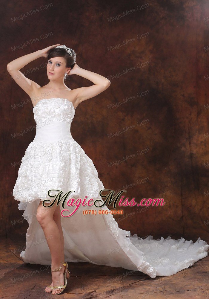 wholesale high-low white wedding dress for wedding party with fabric with rolling flowers