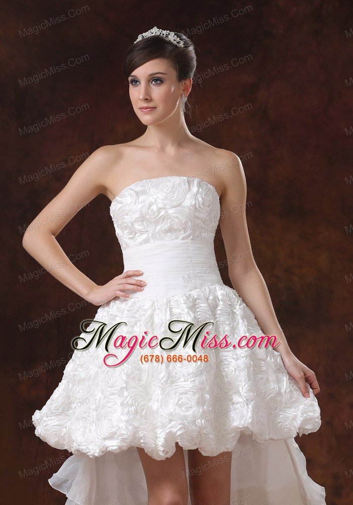 wholesale high-low white wedding dress for wedding party with fabric with rolling flowers
