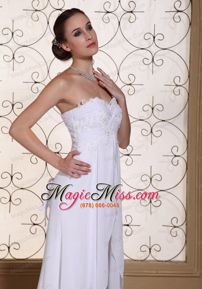 wholesale laced decorate bust white chiffon wedding dress for 2013 brush train and lace-up