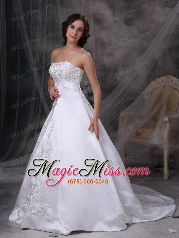wholesale white a-line strapless court train satin embriodery wedding dress