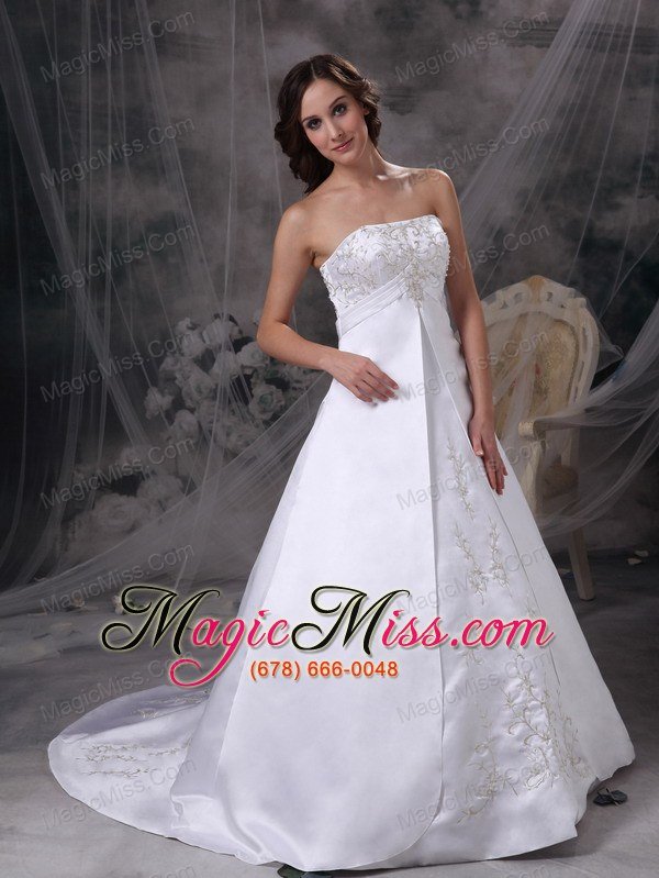 wholesale white a-line strapless court train satin embriodery wedding dress