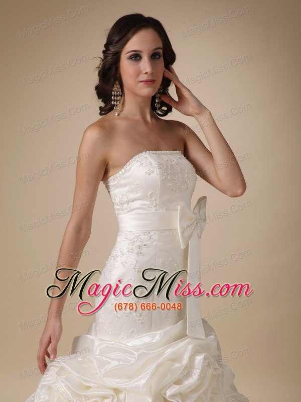 wholesale beautiful a-line strapless chapel train satin and organza appliques and hand made flowers wedding dress