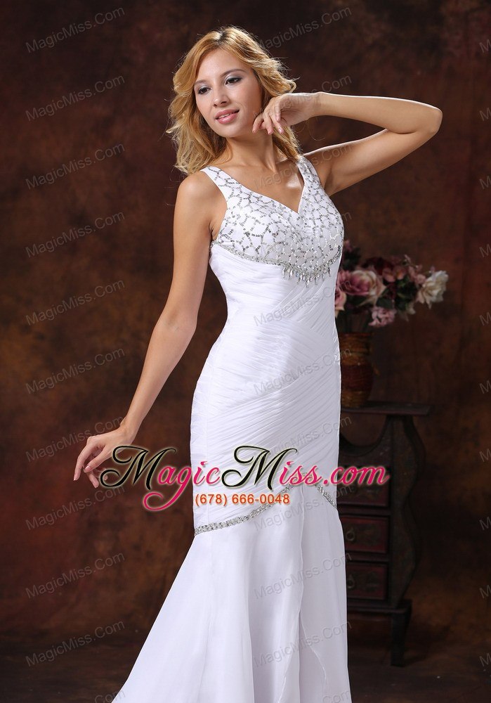 wholesale v-neck mermaid wedding dress with ruched bodice and beaded decorate bust