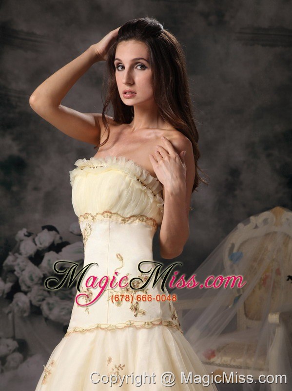 wholesale customize a-line / princess wedding dress strapless organza embroidery brush train