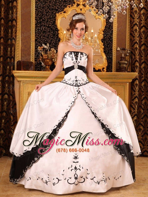 wholesale classical ball gown strapless floor-length embroidery satin white quinceanera dress