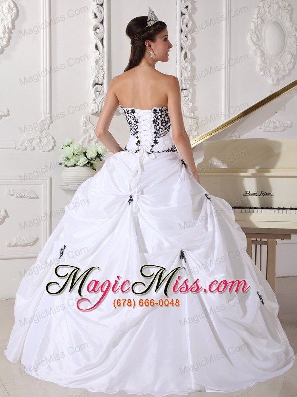 wholesale white ball gown sweetheart floor-length satin and taffeta embroidery quinceanera dress