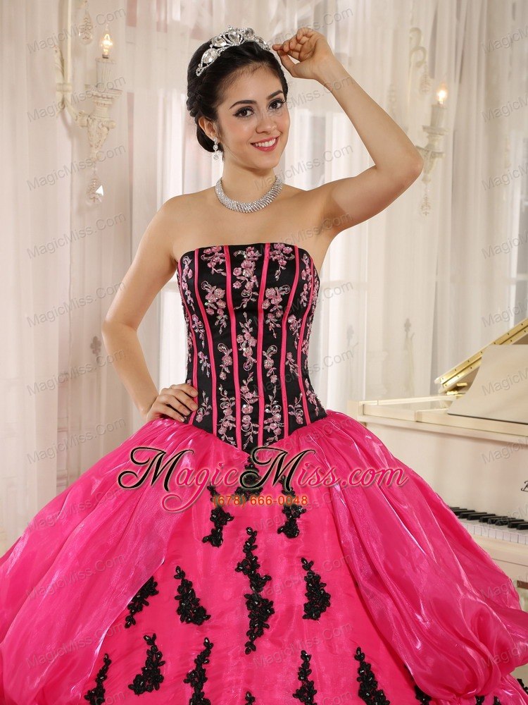 wholesale hot pink 2013 new arrival strapkess embroidery decorate for quinceanera dress in montero