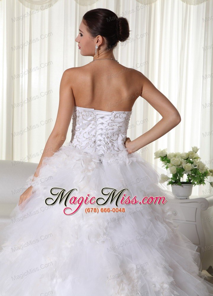 wholesale beautiful a-line strapless chapel train satin and organza embroidery wedding dress