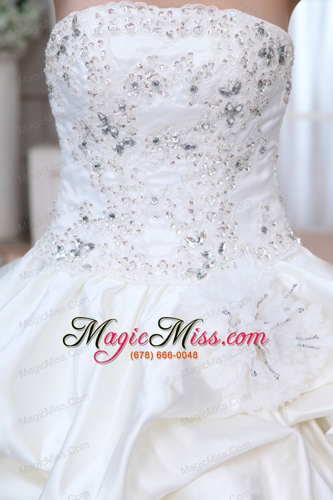 wholesale pretty a-line strapless chapel train organza beading and appliques wedding dress