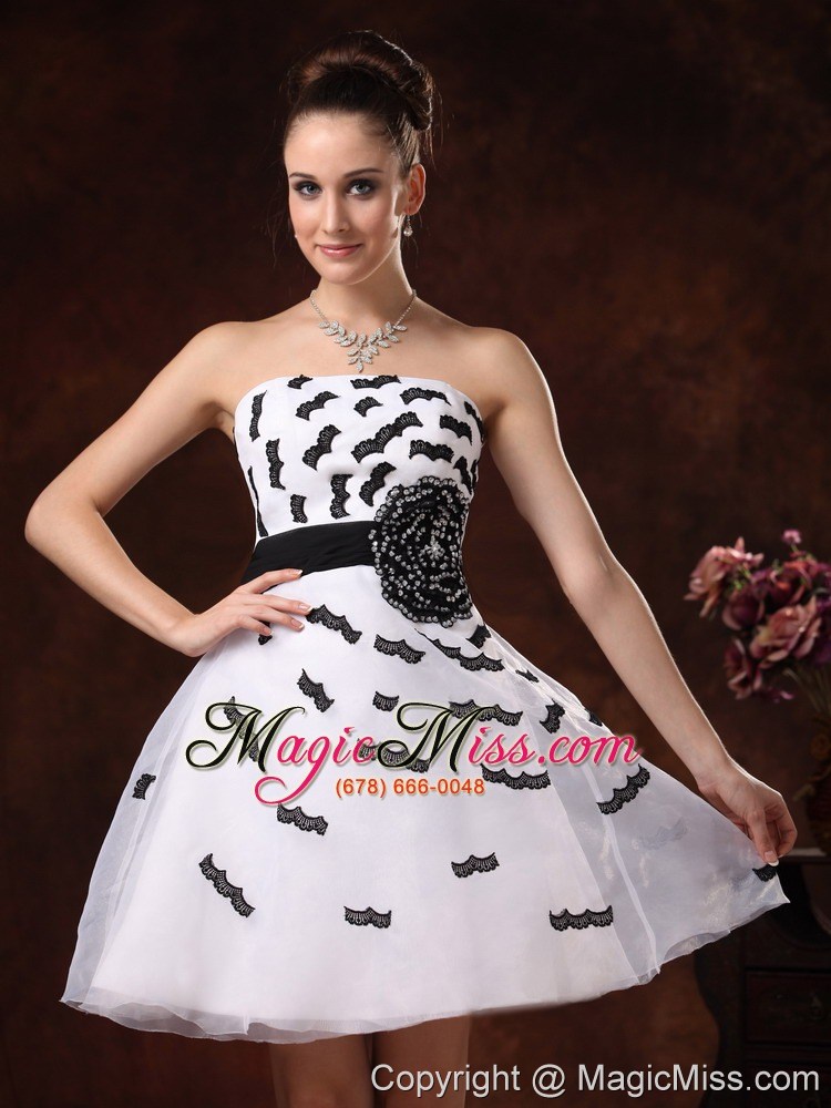 wholesale black appliques and hand made flower belt for white cocktail / homecoming dress mini-length in bloomington