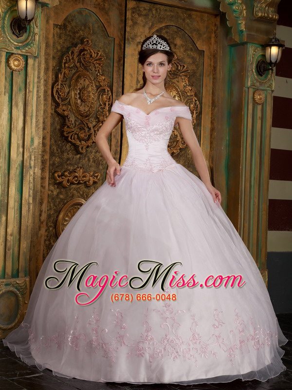 wholesale light pink ball gown off the shoulder floor-length appliques organza quinceanera dress