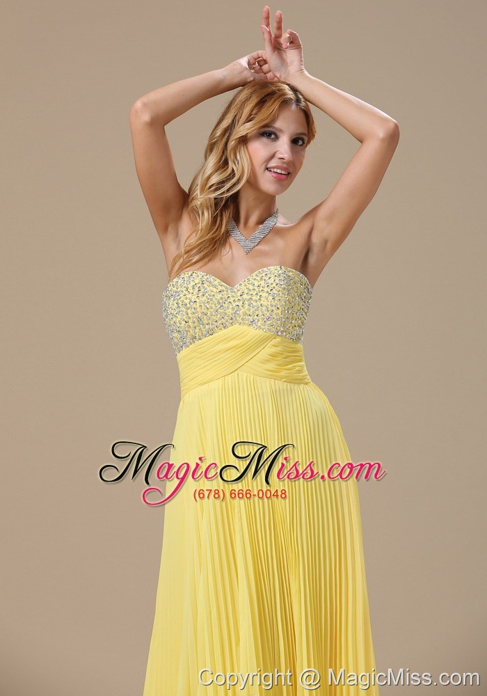 wholesale yellow and beaded decorate bust for 2013 prom dress with pleat sweetheart in st.paul
