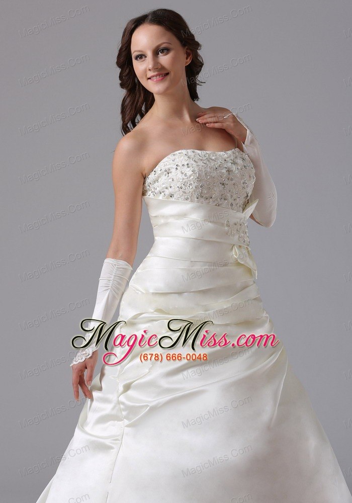 wholesale custom made a-line appliques and ruch roamntic wedding dress with court train