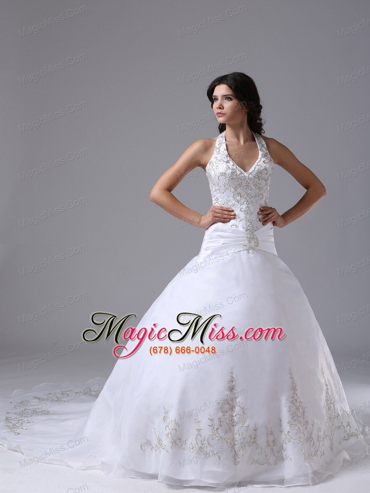 wholesale halter ball gown wedding dress embroidery decorate bodice custom made brush train