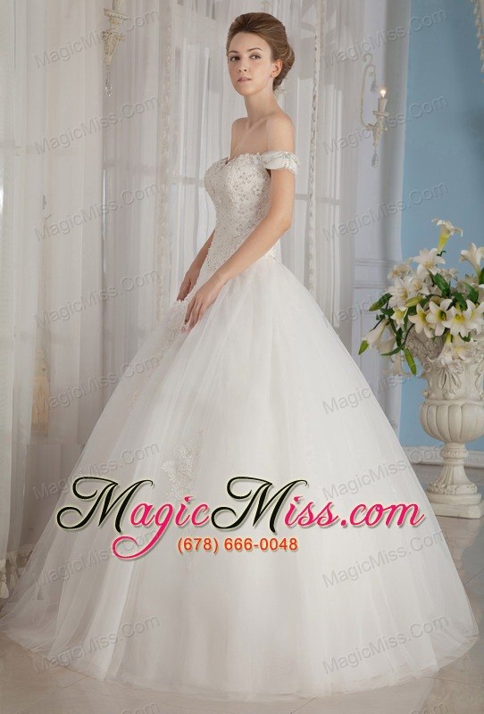wholesale fashionable ball gown off the shoulder floor-length tulle beading wedding dress
