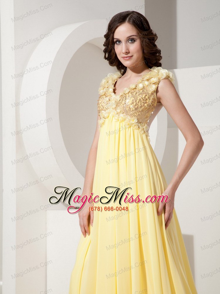 wholesale light yellow empire v-neck court train chiffon hand flowers prom dress