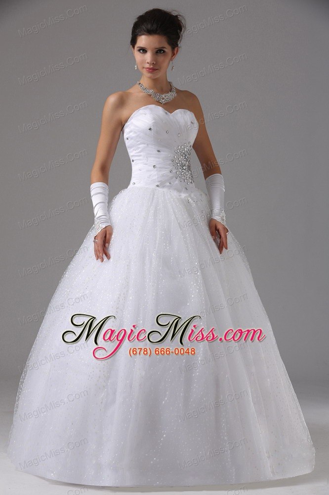 wholesale wedding dress in apple valley california with beaded decorate waist and sweetheart tulle