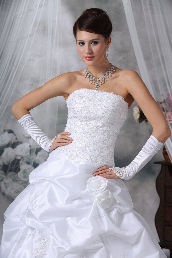 wholesale elegant a-line strapless court train taffeta appliques and handle flowers wedding dress