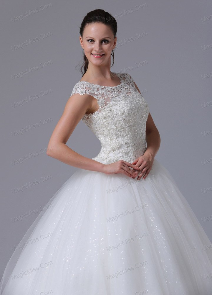 wholesale 2013 a-line scoop wedding dress with appliques decorate bust tull