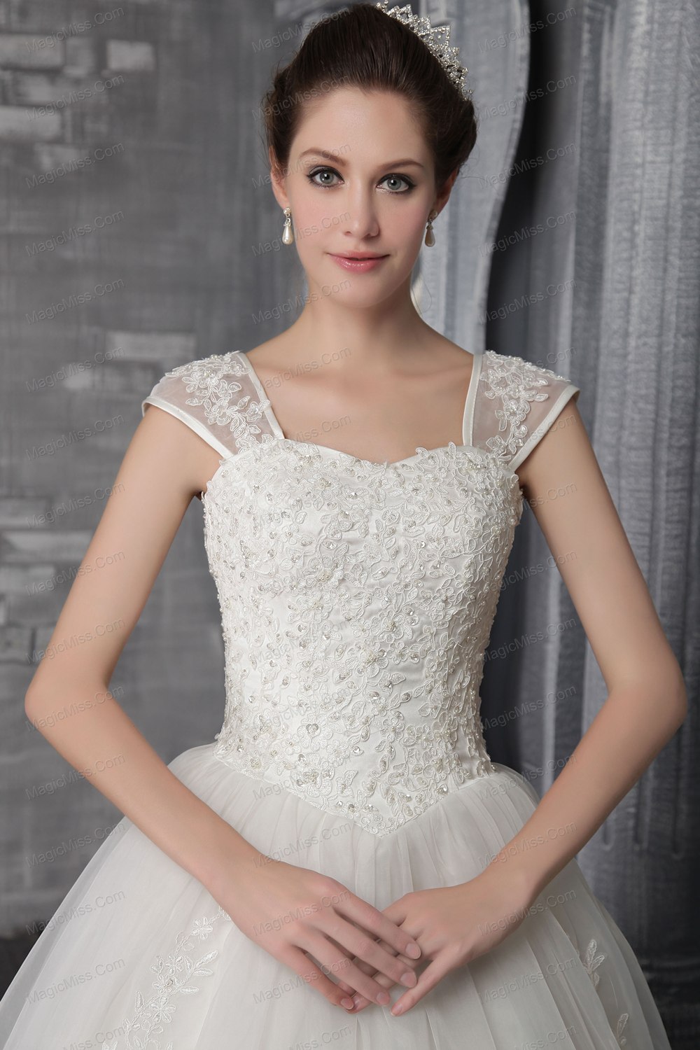 wholesale elegant a-line / princess square neck chapel train organza appliques wedding dress