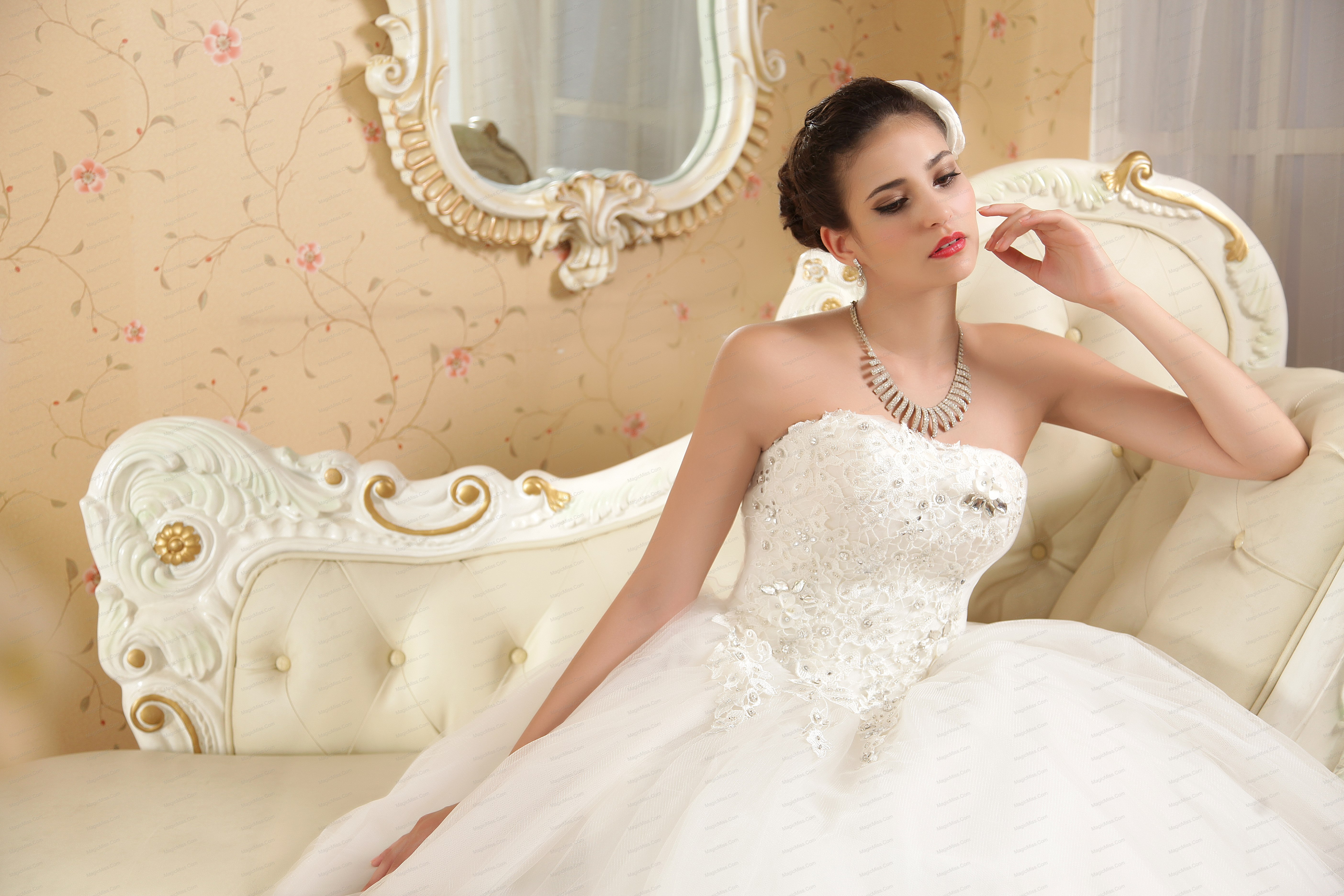 wholesale brand new ball gown strapless floor-length tulle appliques wedding dress